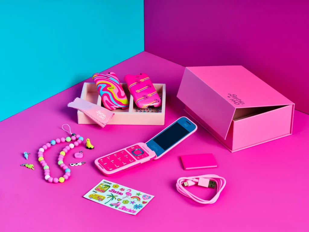 Barbie Temalı Retro Telefon Ekim'de Piyasaya Çıkıyor