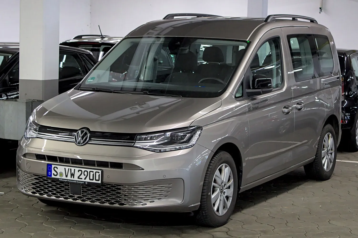 Volkswagen Caddy: Hem Ticari Hem Aile Kullanımı İçin İdeal Araç