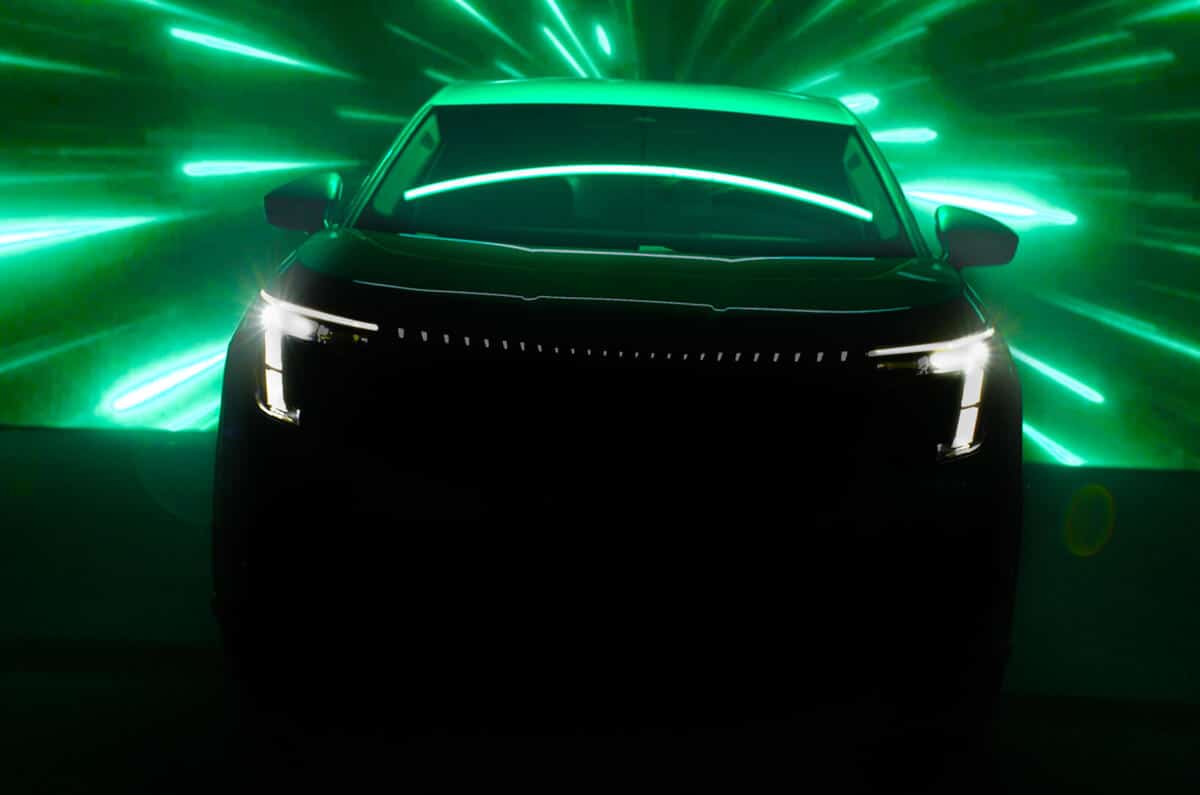 skoda_seven-seater_preview_-_front_with_lights_on